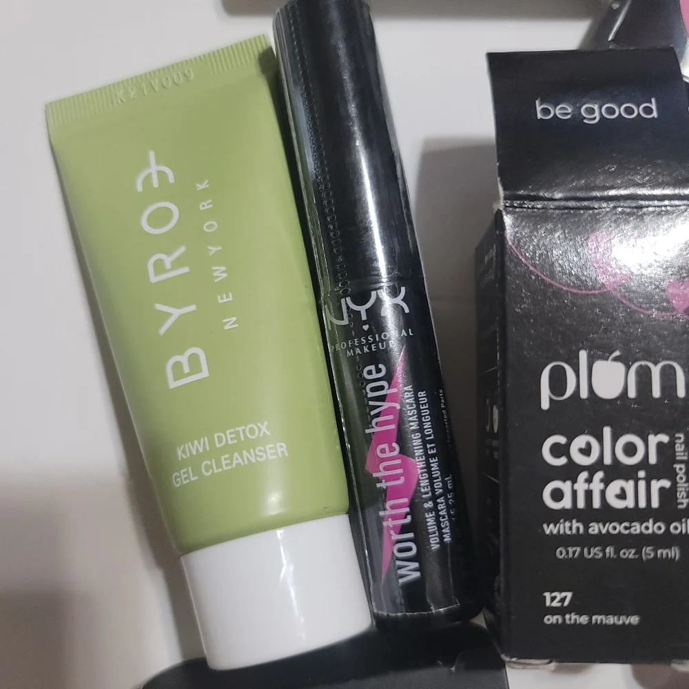 Cosmetics/ Skincare Bundle‎ Manifested Mascara Cleanser Nail Lip Blush Eyeshadow